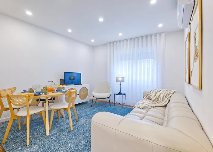 Modern&chic Daire Almada